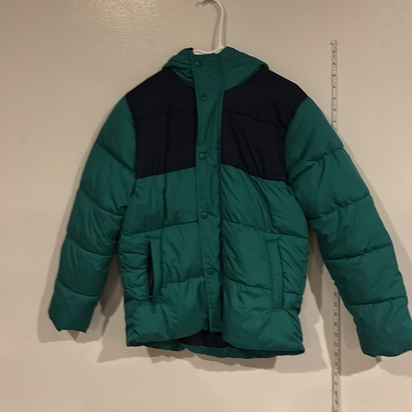 Amazon Essentials Boys Heavyweight Hooded Puffer Jacket Green Navy Color Block - Picture 11 of 15